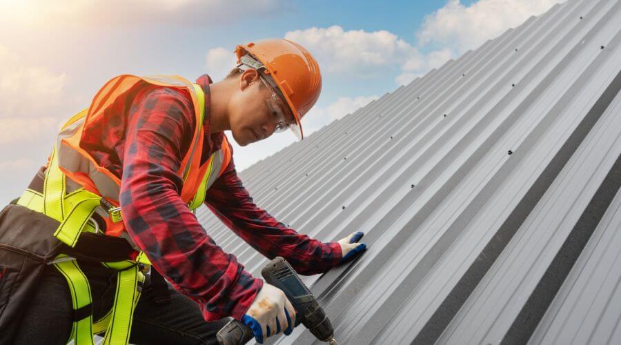 Professional gutter cleaning in Gridley, KS
